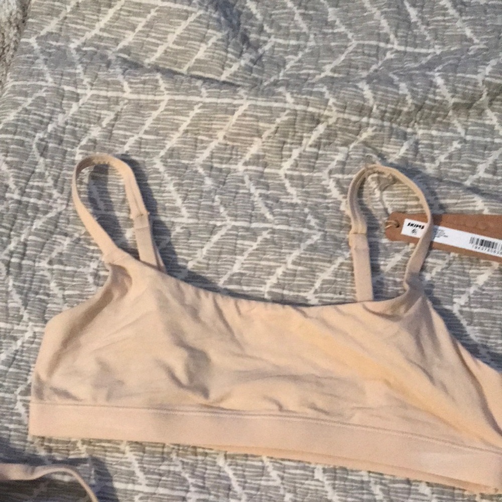 Seamless Nude scoop Bralette with Adjustable Straps